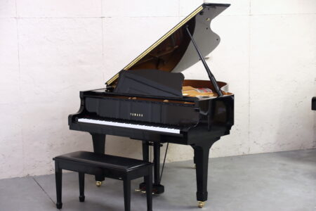 Full view of pre-owned Yamaha model C2