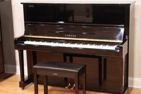 Pre-Owned Yamaha U1 Silent, full view