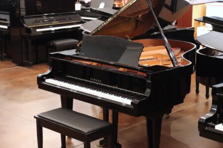 Pre-Owned Yamaha C3, full view