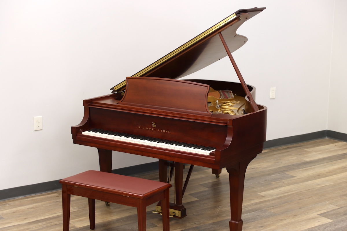 Steinway & Sons 5’10.5″ model L (1974)