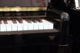 Seiler ES126, view of keyboard and Seiler crown logo since 1849
